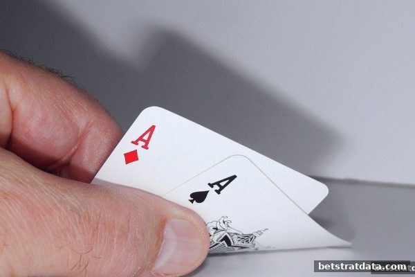 体育投注策略视角：重塑棋牌即时决策的核心法则